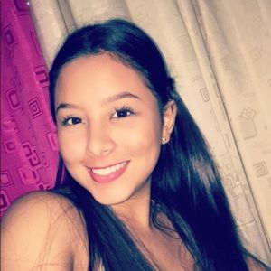 Meet your Posher, Daniela